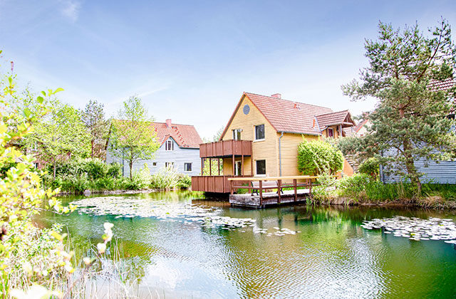 Außenansicht BEECH Resort Fleesensee: Ferienimmobilien am See