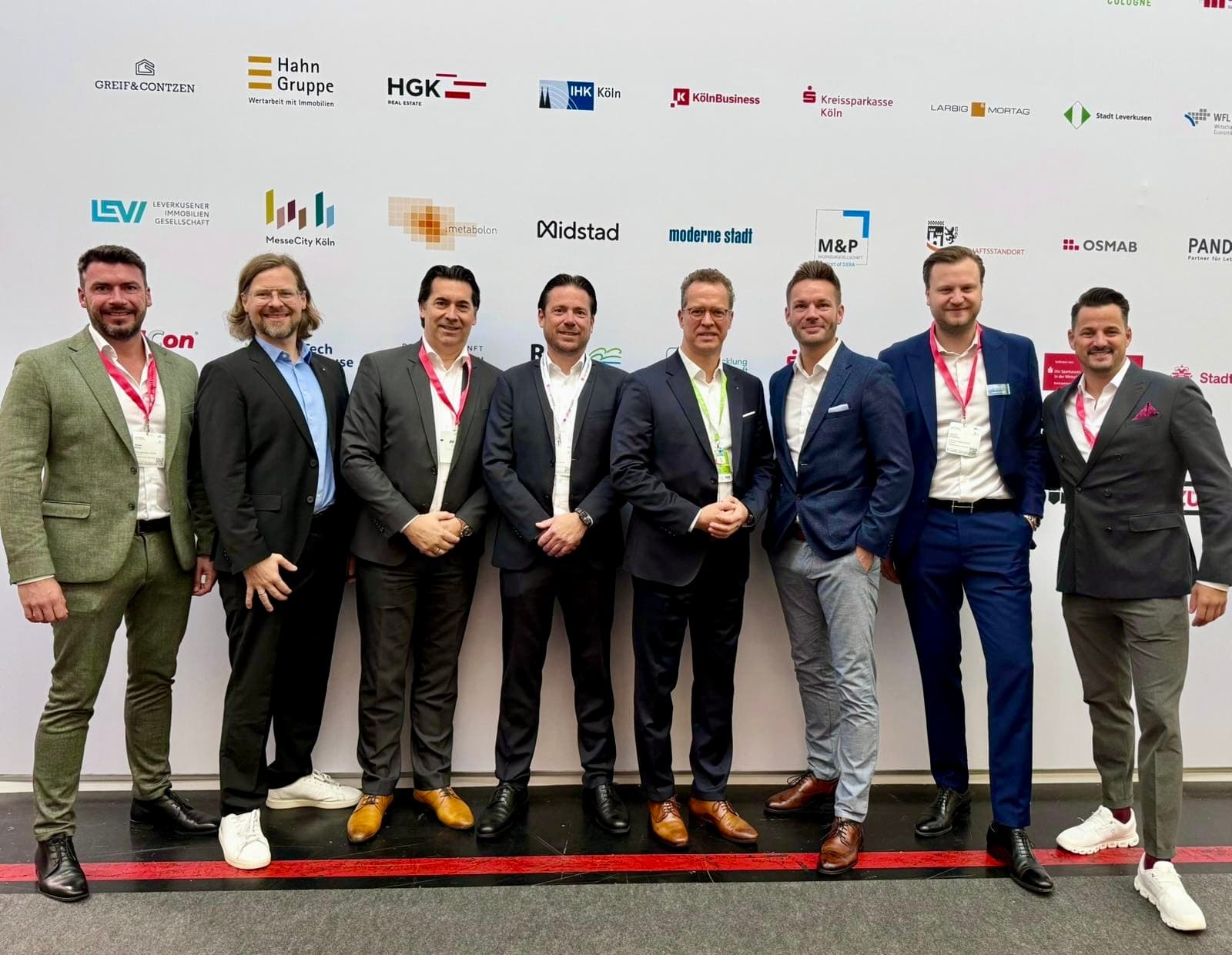 Gruppenbild Mitarbeitende der KSK-Immobilien auf der EXPO REAL 2025