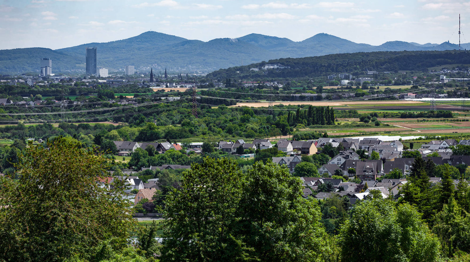 Blick auf den Rhein-Sieg-Kreis aus der Vogelperspektive, Teil des Geschäftsgebiets der KSK-Immobilien